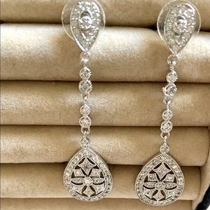 Beautiful tear-drop earrings